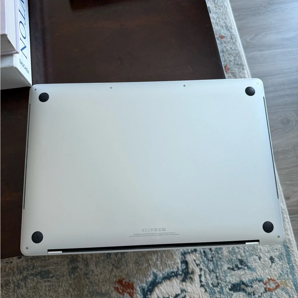 Macbook Pro laptop 250GB